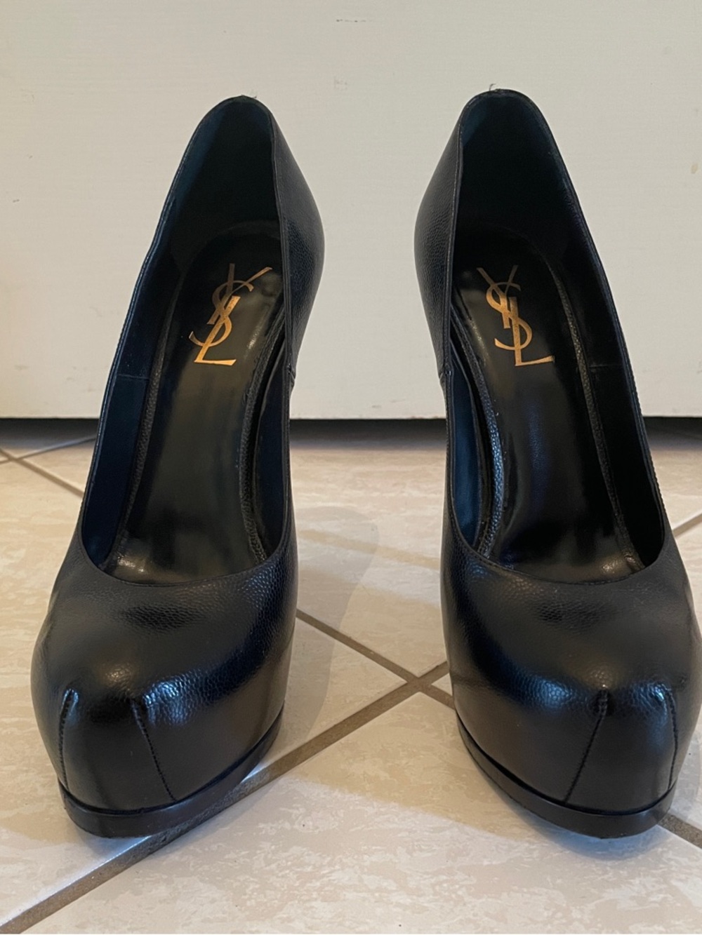 Saint Laurent Black Leather Platform Pumps